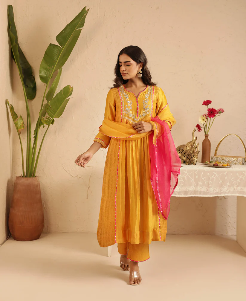 Gulabik Gold Suit Set with Tissue Kali