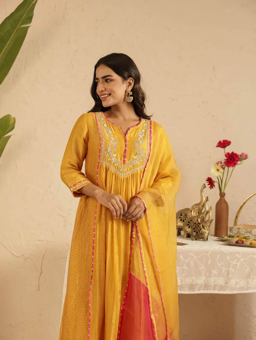 Gulabik Gold Suit Set with Tissue Kali