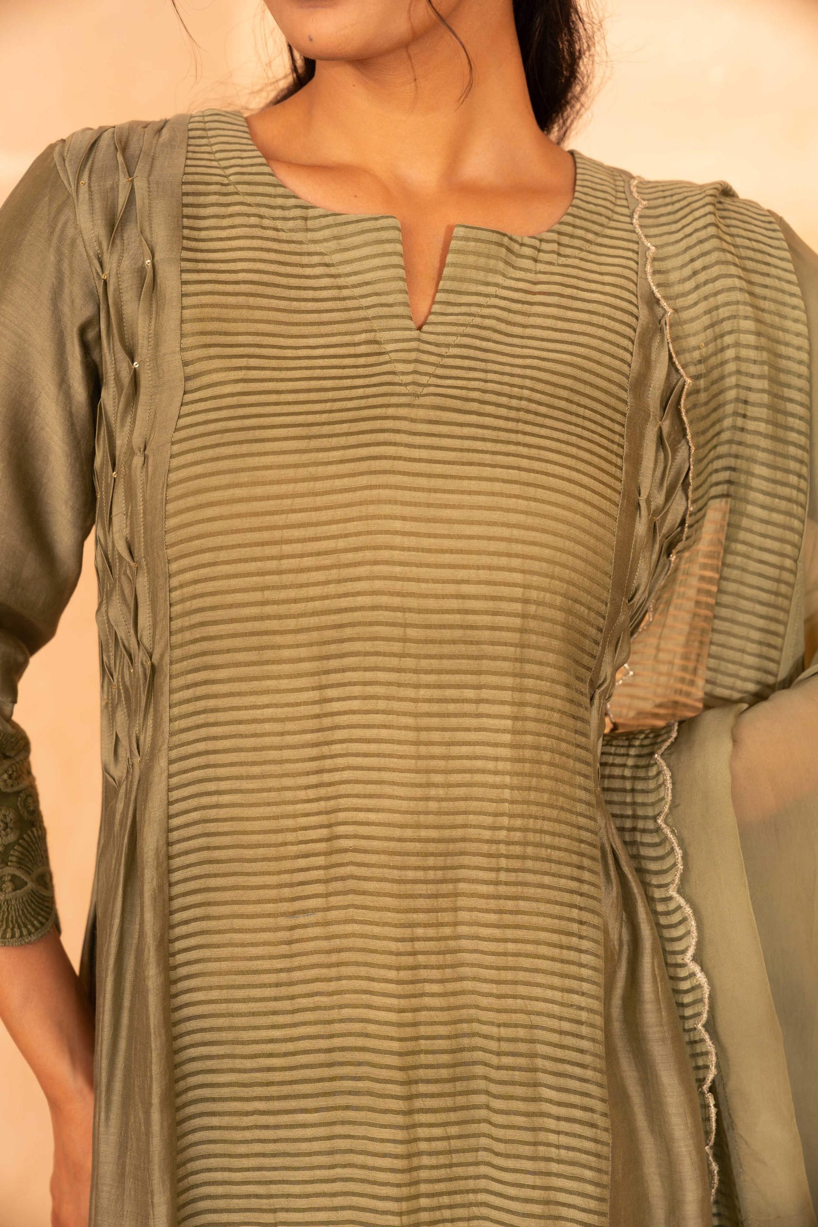 Gulabik Gulposh Suit Set - Moss Green