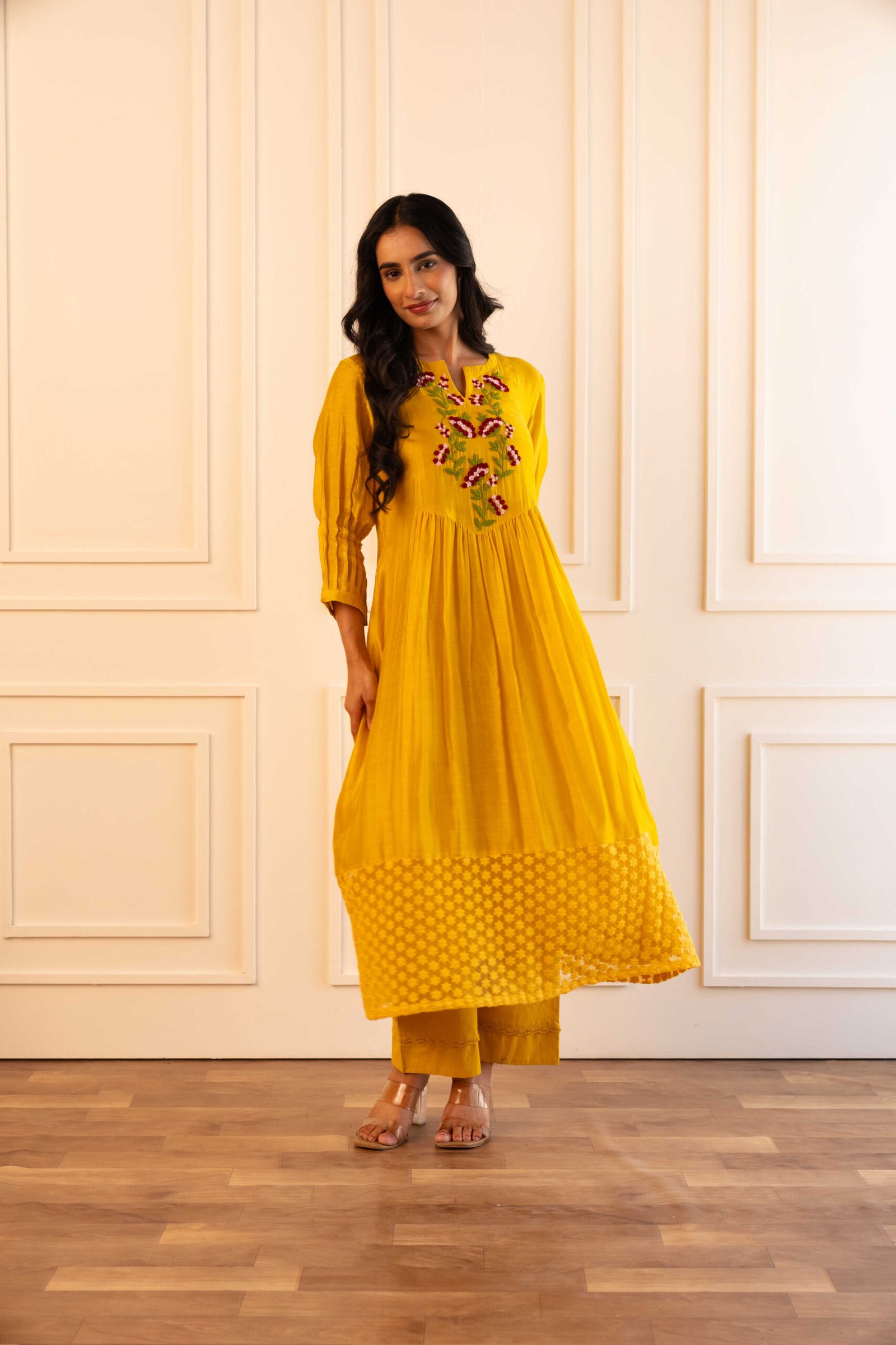 Gulabik Kiana Kurta Pant Set - Yellow