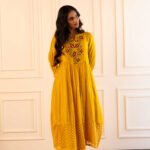 Gulabik Kiana Kurta Pant Set - Yellow