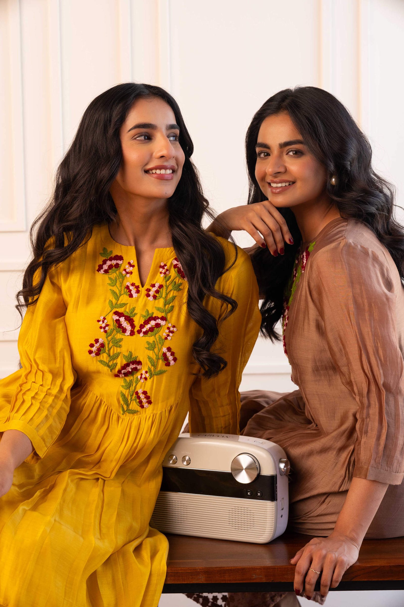 Gulabik Kiana Kurta Pant Set - Yellow
