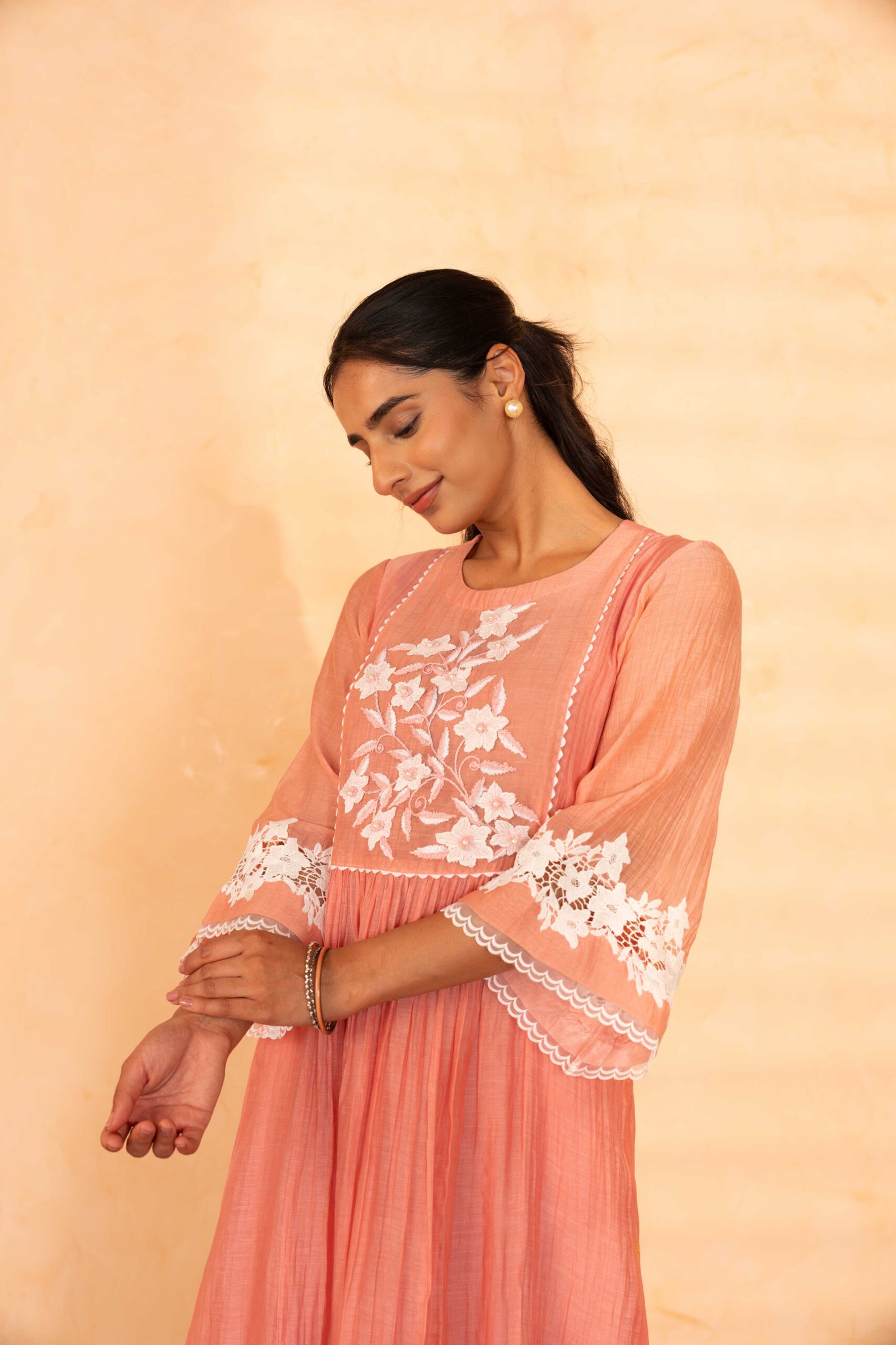 Gulabik Rati Kurta Pant Set - Peach