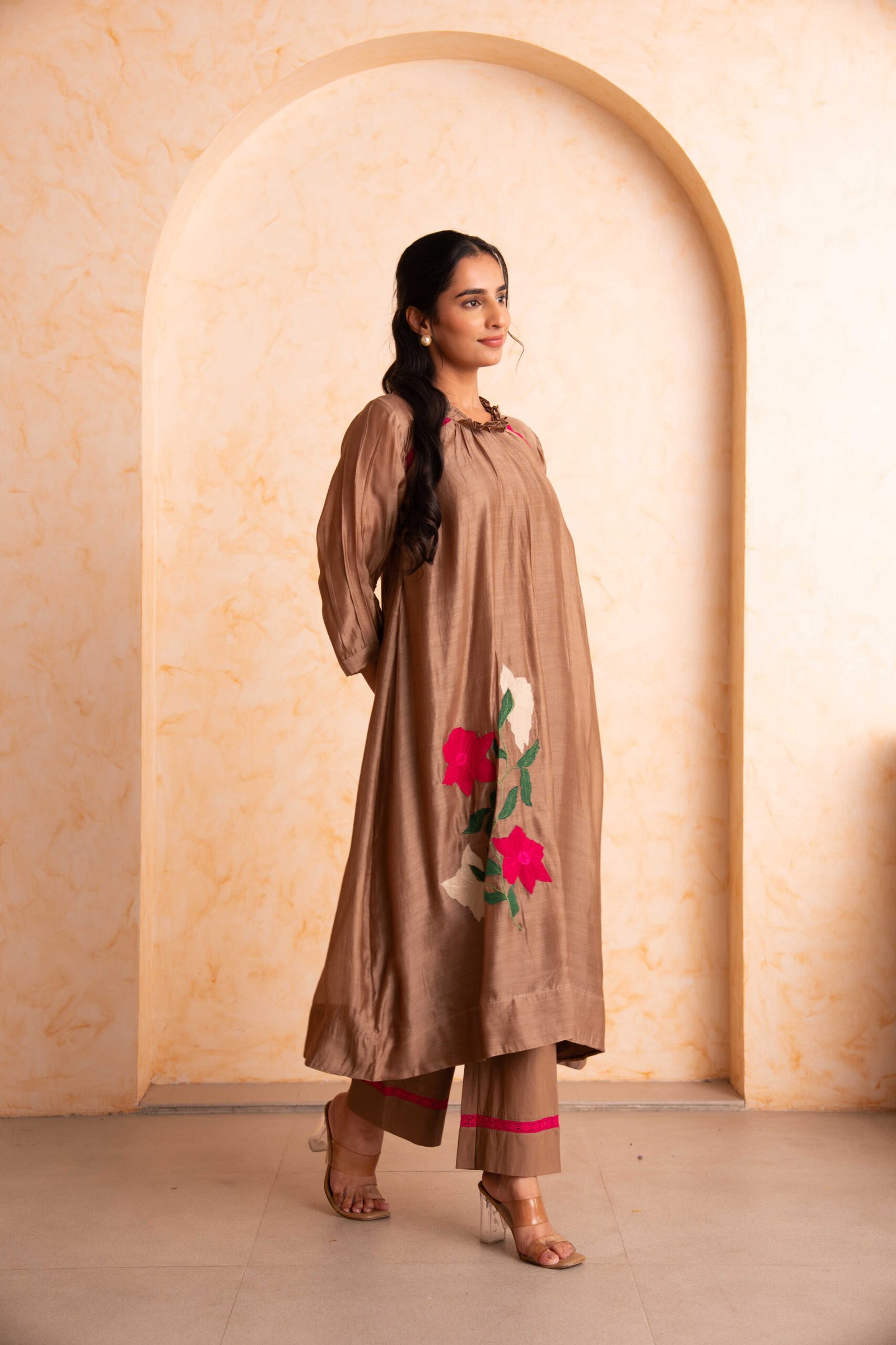 Gulabik Shubha Kurta Pant Set - Beige