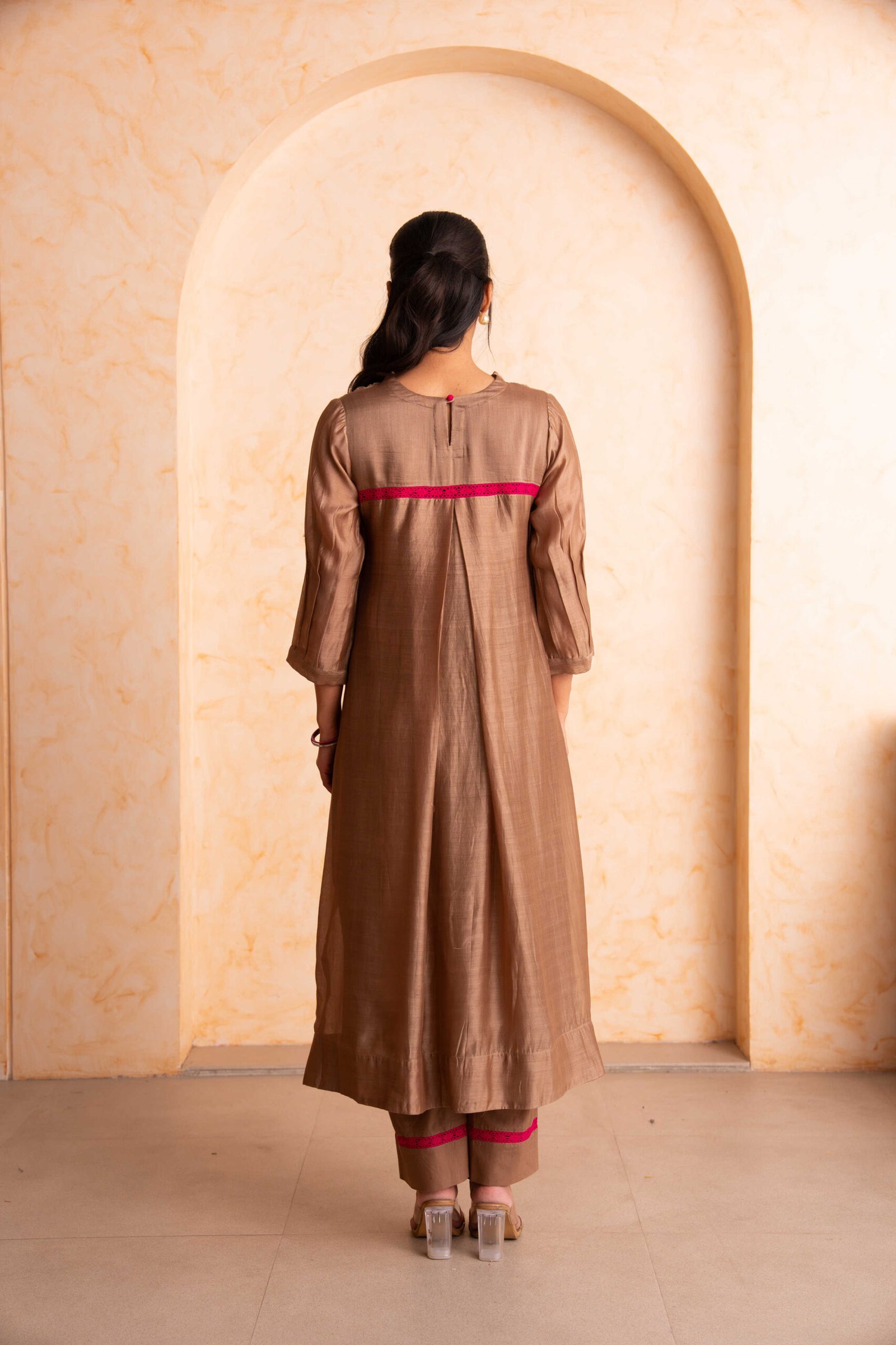 Gulabik Shubha Kurta Pant Set - Beige