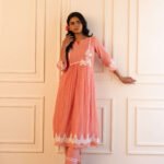 Gulabik Pragya Kurta Pant Set - Peach